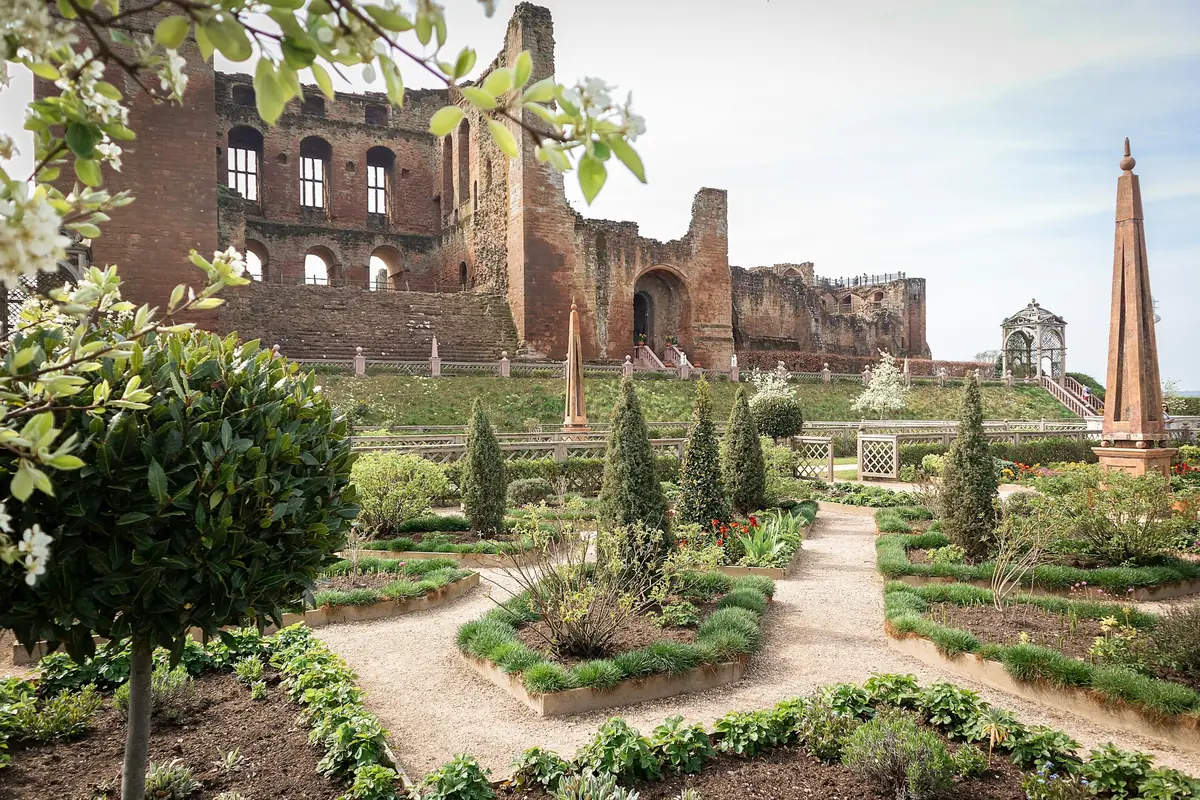 Kenilworth Castle behind its Elizabethan garden.